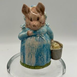 Beatrix Potter’s “Aunt Pettitoes”